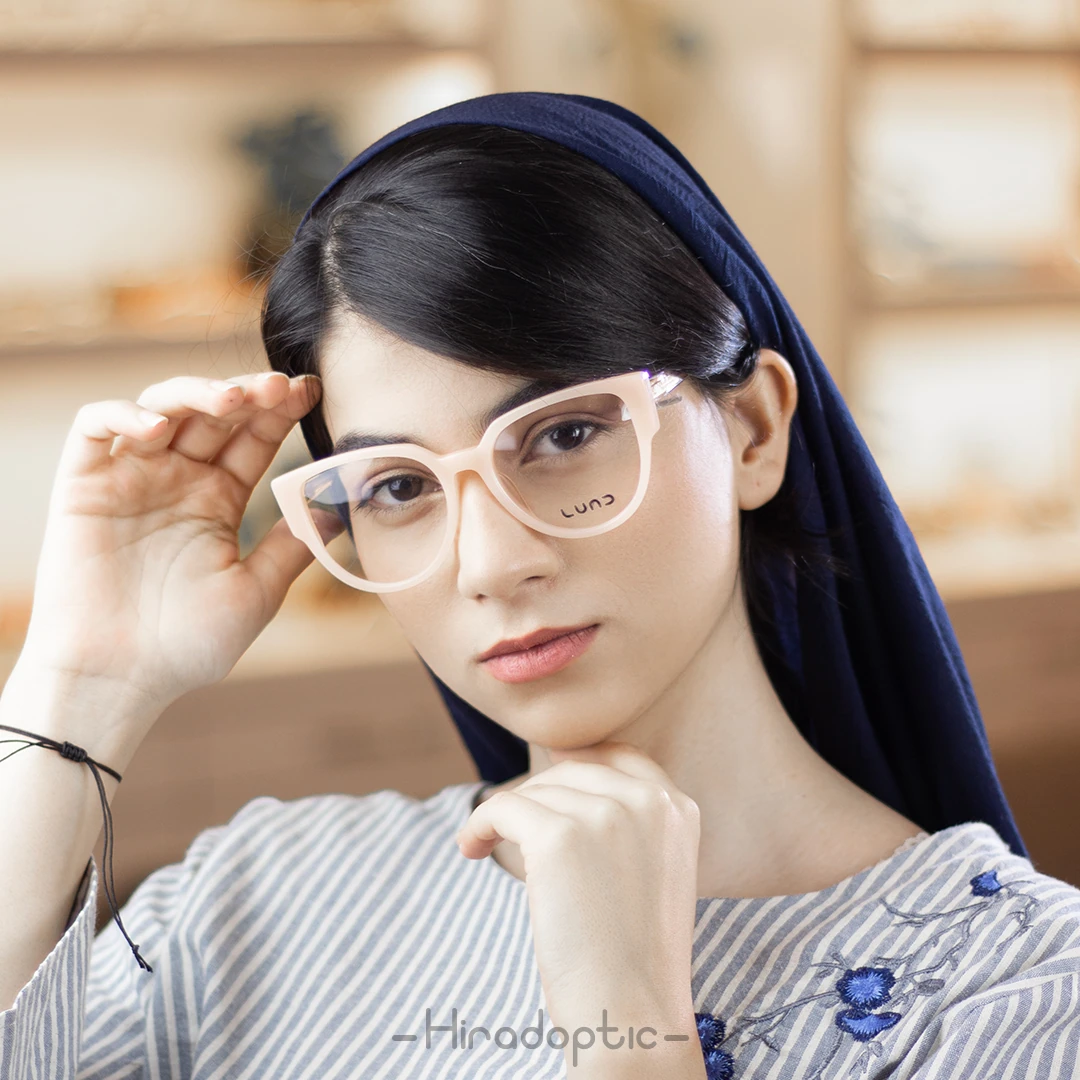 عینک طبی زنانه لوند