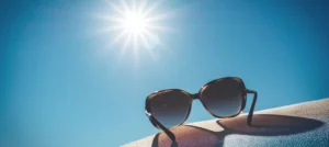 هر آنچه که درباره عینک های UV400 (ضد اشعه ماوراء بنفش) باید بدانید.