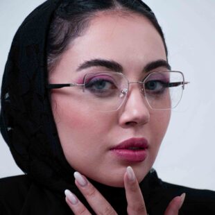تصویر مدل با عینک طبی جورجیو ولنتی 5341